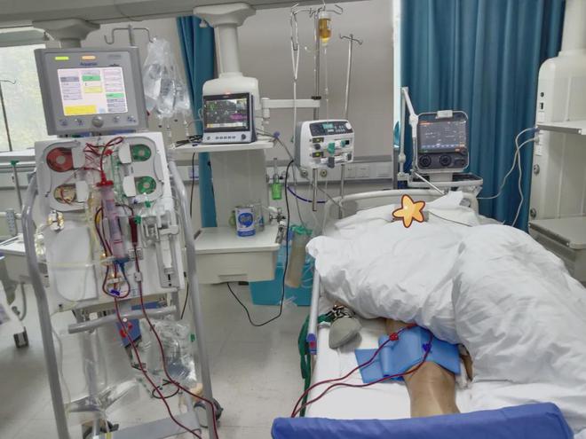 泛亚电竞网址生命线上的坚强守护者郑州大学附属脑病医院急诊医学科(图4)