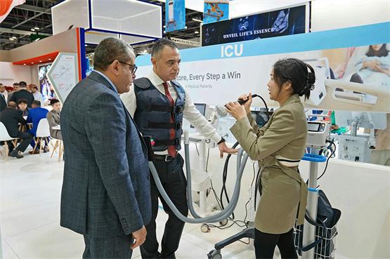 泛亚电竞注册Arab Health 2025 科曼医疗在中东 写下“中国福”(图4)