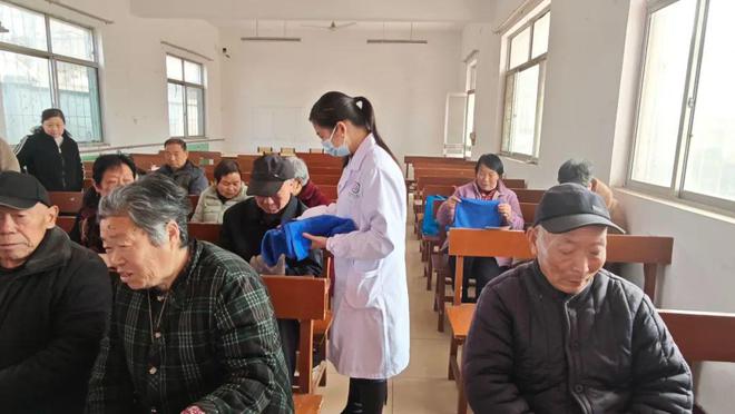健康科普专家走基层 春满中湖护安康 惠民服务暖人心湖屯镇卫生院开展健泛亚电竞官网康宣讲义诊进社区活动(图4)