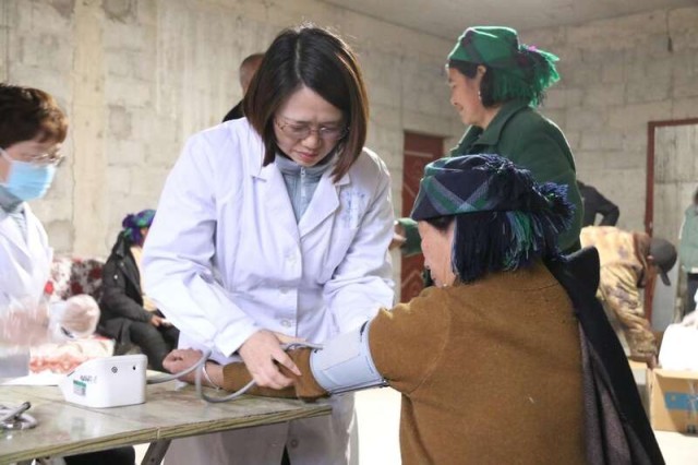 泛亚电竞网址13年上门义诊 西南石油大学医疗队送医到凉山(图5)
